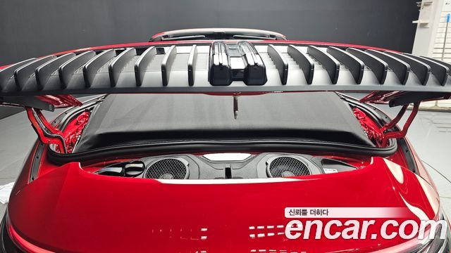 Porsche 911 2023 — photo 26