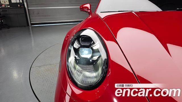 Porsche 911 2023 — photo 8