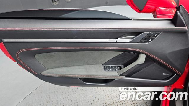 Porsche 911 2023 — photo 14