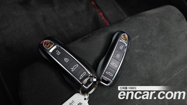Porsche 911 2023 — photo 28