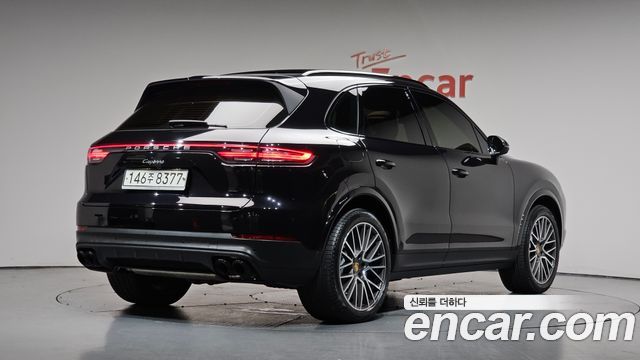 Porsche Cayenne 2019 — photo 2