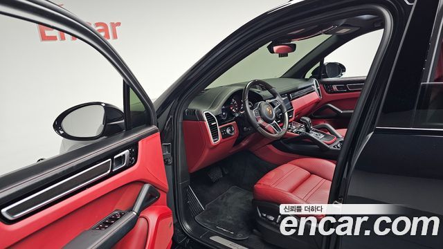 Porsche Cayenne 2019 — photo 13