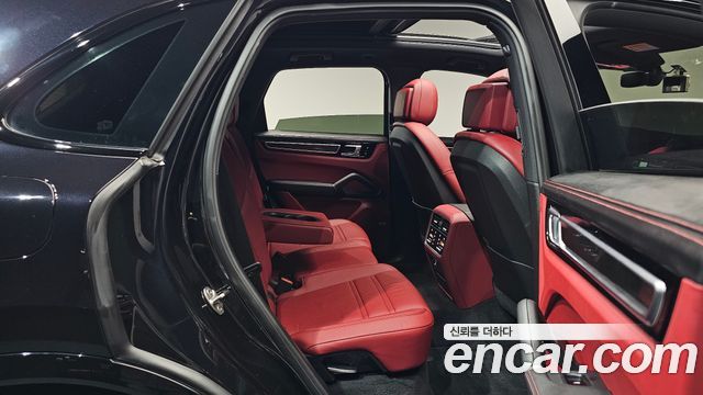 Porsche Cayenne 2019 — photo 17