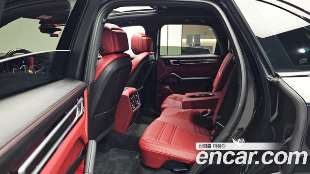 Porsche Cayenne 2019 — photo 18