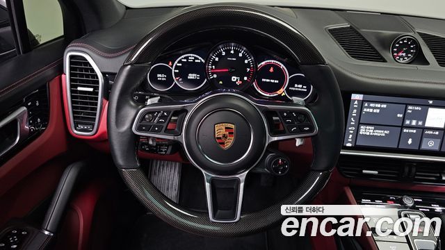 Porsche Cayenne 2019 — photo 19