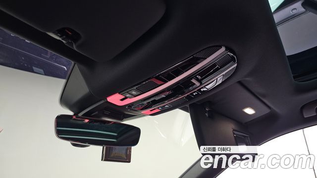 Porsche Cayenne 2019 — photo 23