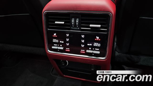 Porsche Cayenne 2019 — photo 25
