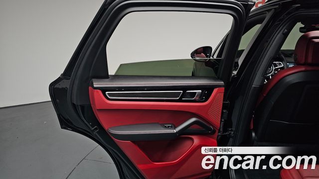 Porsche Cayenne 2019 — photo 15
