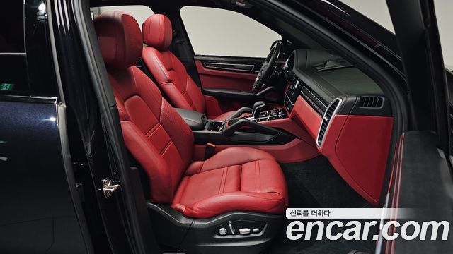 Porsche Cayenne 2019 — photo 16