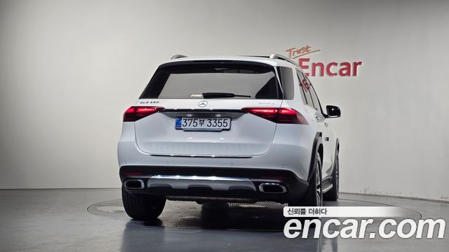 Mercedes-Benz GLE-Class 2025 — photo 4