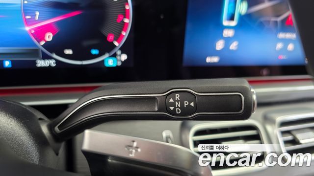 Mercedes-Benz GLE-Class 2025 — photo 12
