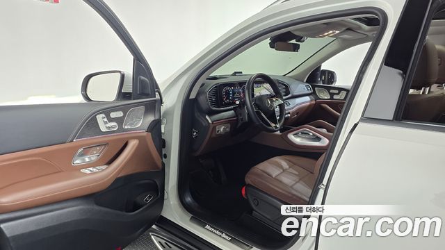 Mercedes-Benz GLE-Class 2025 — photo 13