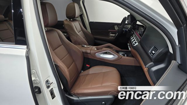 Mercedes-Benz GLE-Class 2025 — photo 16