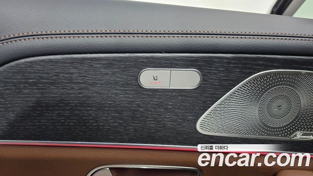 Mercedes-Benz GLE-Class 2025 — photo 28