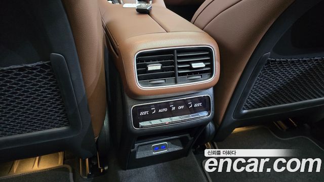 Mercedes-Benz GLE-Class 2025 — photo 29