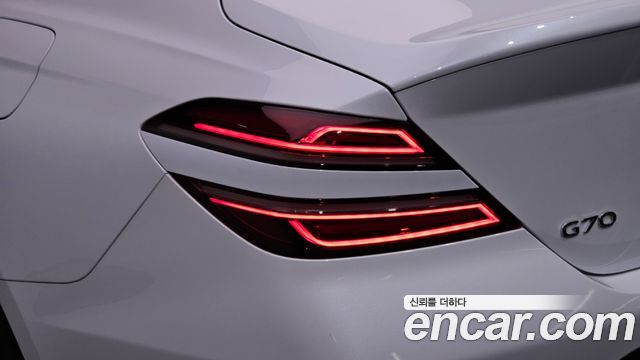 Genesis G70 2023 — photo 9