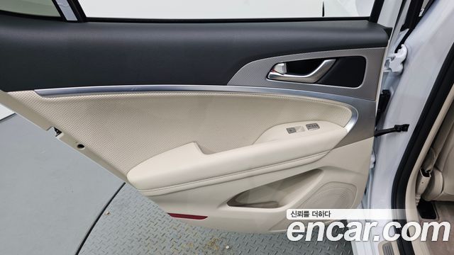 Genesis G70 2023 — photo 15