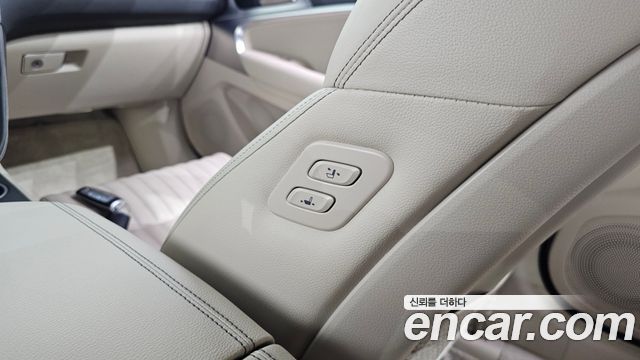 Genesis G70 2023 — photo 33