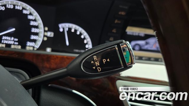 Mercedes-Benz S-Class 2010 — photo 9
