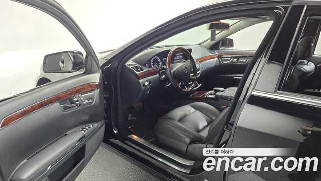 Mercedes-Benz S-Class 2010 — photo 10
