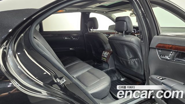 Mercedes-Benz S-Class 2010 — photo 11