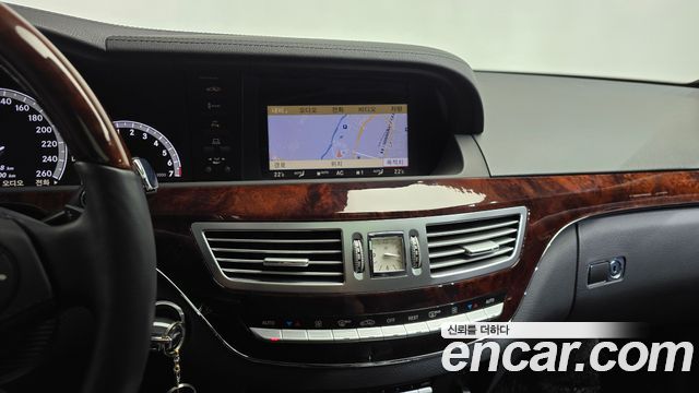 Mercedes-Benz S-Class 2010 — photo 12