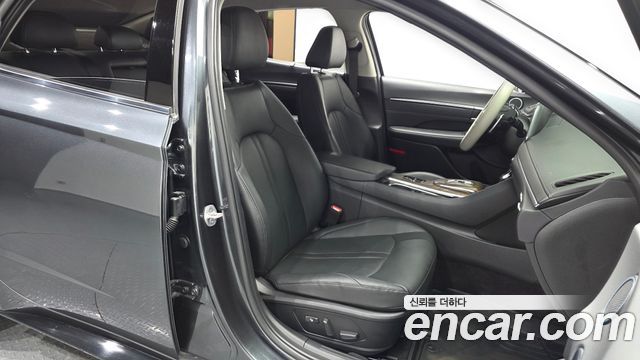 Hyundai Sonata 2023 — photo 16
