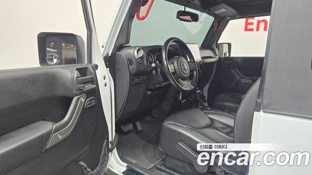 Jeep Wrangler 2017 — photo 13