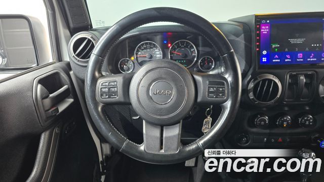 Jeep Wrangler 2017 — photo 18