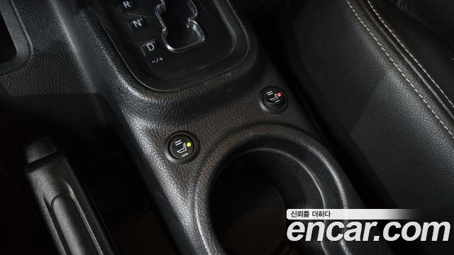 Jeep Wrangler 2017 — photo 25