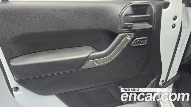 Jeep Wrangler 2017 — photo 14