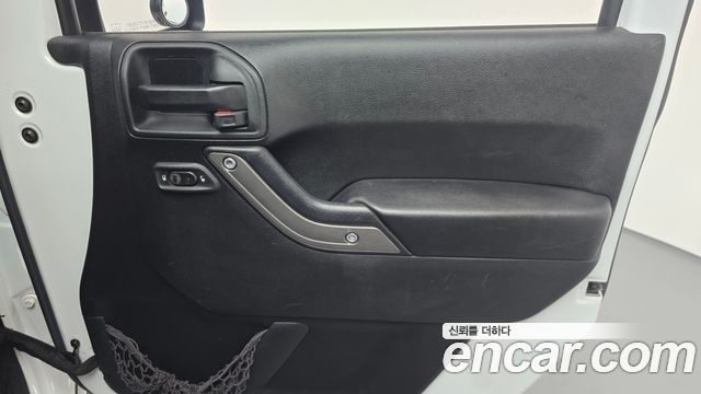 Jeep Wrangler 2017 — photo 15