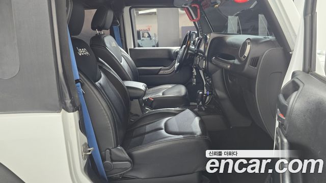 Jeep Wrangler 2017 — photo 16