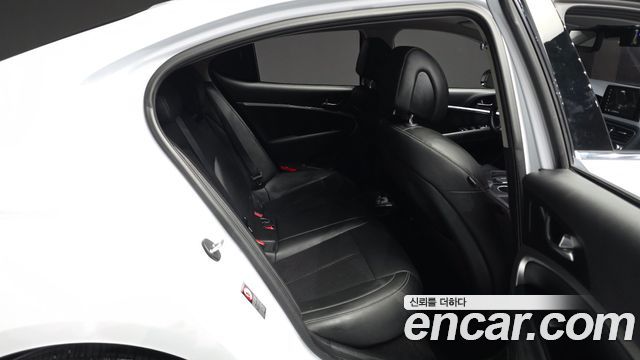Genesis G70 2019 — photo 18