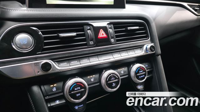 Genesis G70 2019 — photo 22
