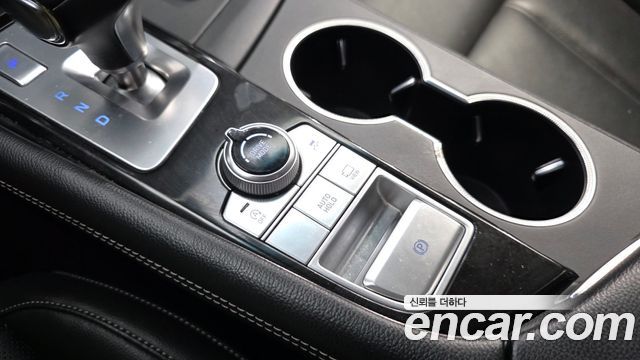 Genesis G70 2019 — photo 24