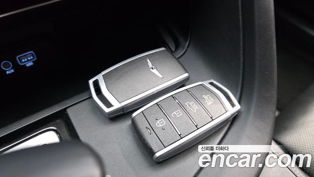 Genesis G70 2019 — photo 25