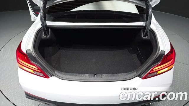 Genesis G70 2019 — photo 26