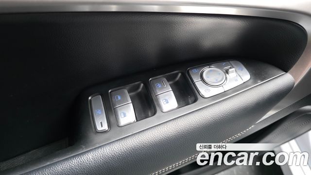 Genesis G70 2019 — photo 29