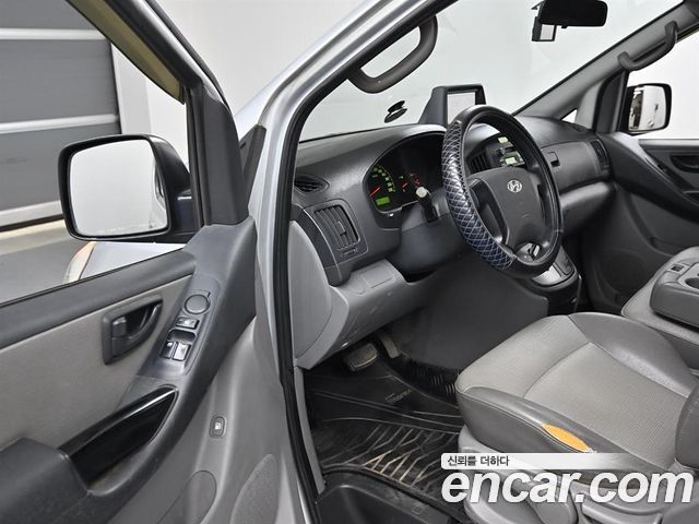 Hyundai Starex 2009 — photo 11