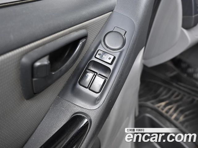 Hyundai Starex 2009 — photo 18