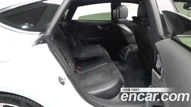 Audi A7 2016 — photo 17