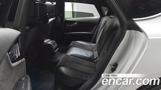 Audi A7 2016 — photo 18