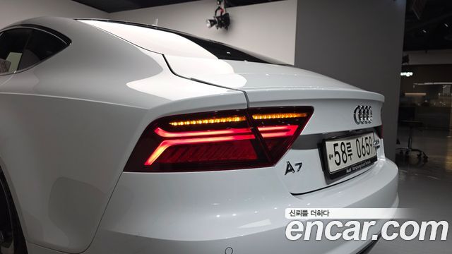 Audi A7 2016 — photo 9