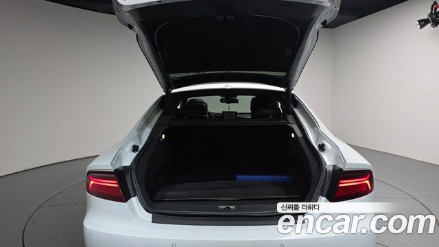 Audi A7 2016 — photo 27