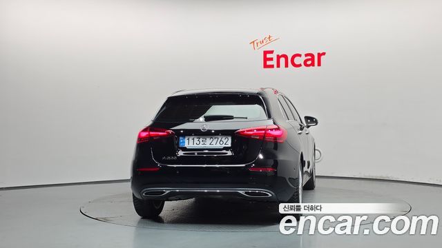 Mercedes-Benz A-Class 2024 — photo 4