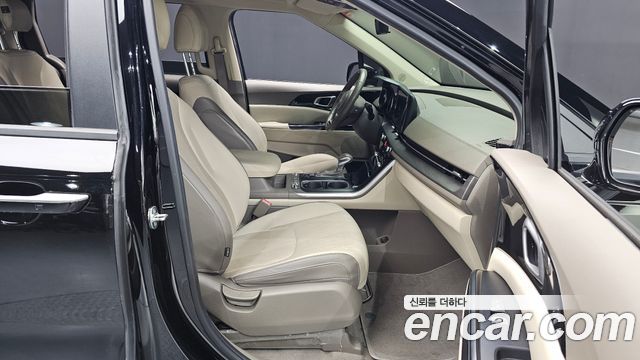 Kia Canival 2022 — photo 16