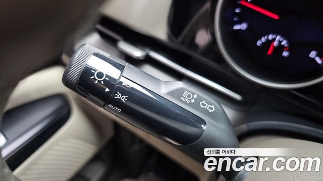 Kia Canival 2022 — photo 30