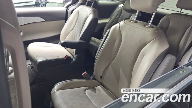 Kia Canival 2022 — photo 32
