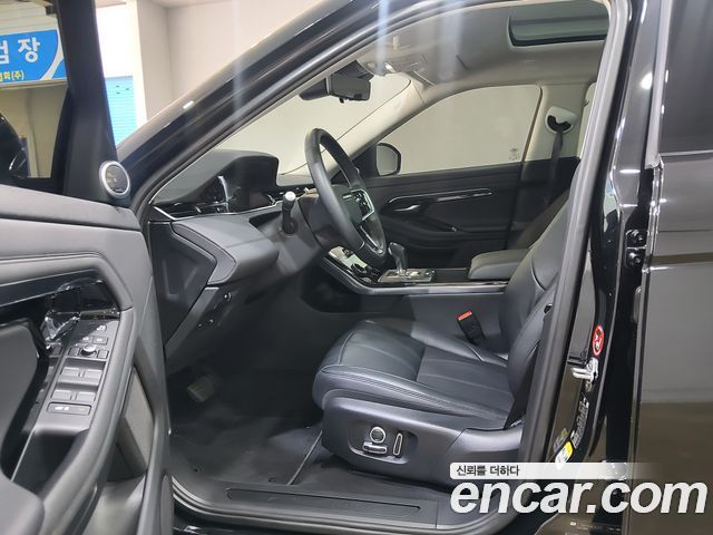 Land Rover Range Rover Evoque 2021 — photo 11